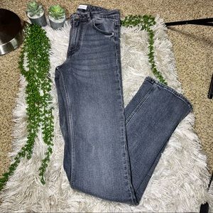 .!💙2/$40💙NWOT Zara Grey Light Wash Denim Jeans  Size 4